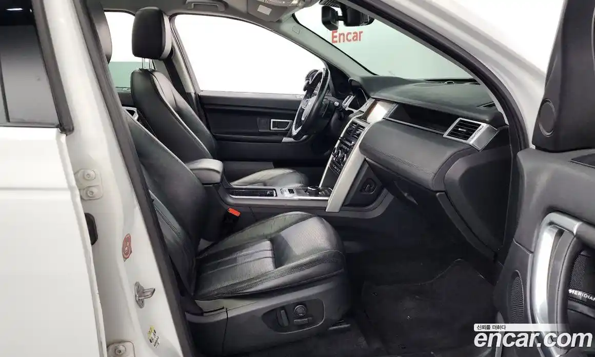 Land Rover Discovery Sport 2017 2.0 Автомат в Москве № 154809, фото 9