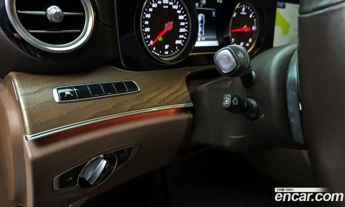 Mercedes-Benz E-Class 2019 1.9 Автомат в Москве № 157880, фото 12