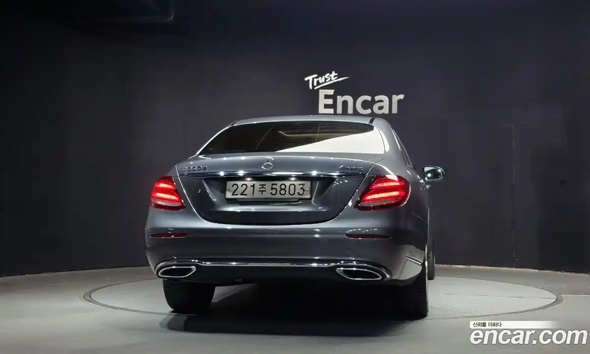 Mercedes-Benz E-Class 2019 1.9 Автомат в Москве № 157880, фото 17