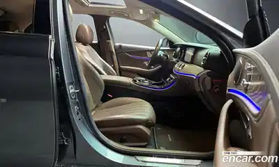 Mercedes-Benz E-Class 2019 1.9 Автомат в Москве № 157880, миниатюра 2