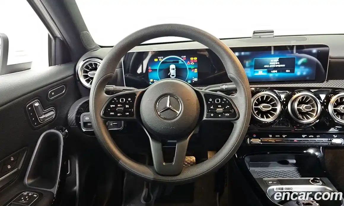 Mercedes-Benz A-Class 2020 2.0 Автомат в Москве № 160270, фото 14