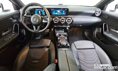 Mercedes-Benz A-Class 2020 2.0 Автомат в Москве № 160270, миниатюра 4