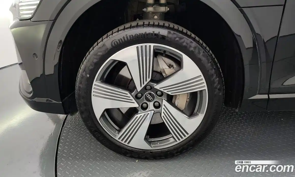 Audi e-tron 2022 0.2 Автомат в Москве № 163298, фото 11