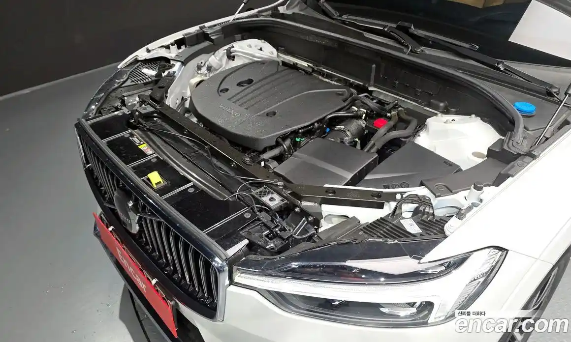 Volvo XC60 2024 2.0 Автомат в Москве № 164200, фото 11