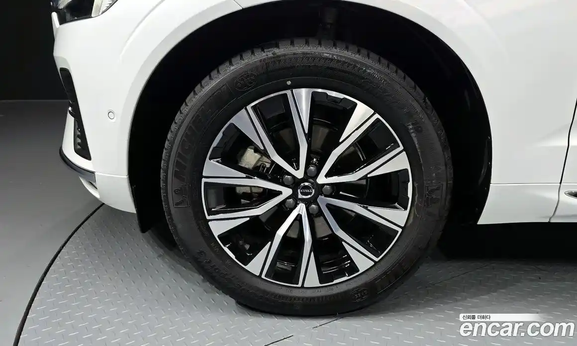 Volvo XC60 2024 2.0 Автомат в Москве № 164200, фото 15