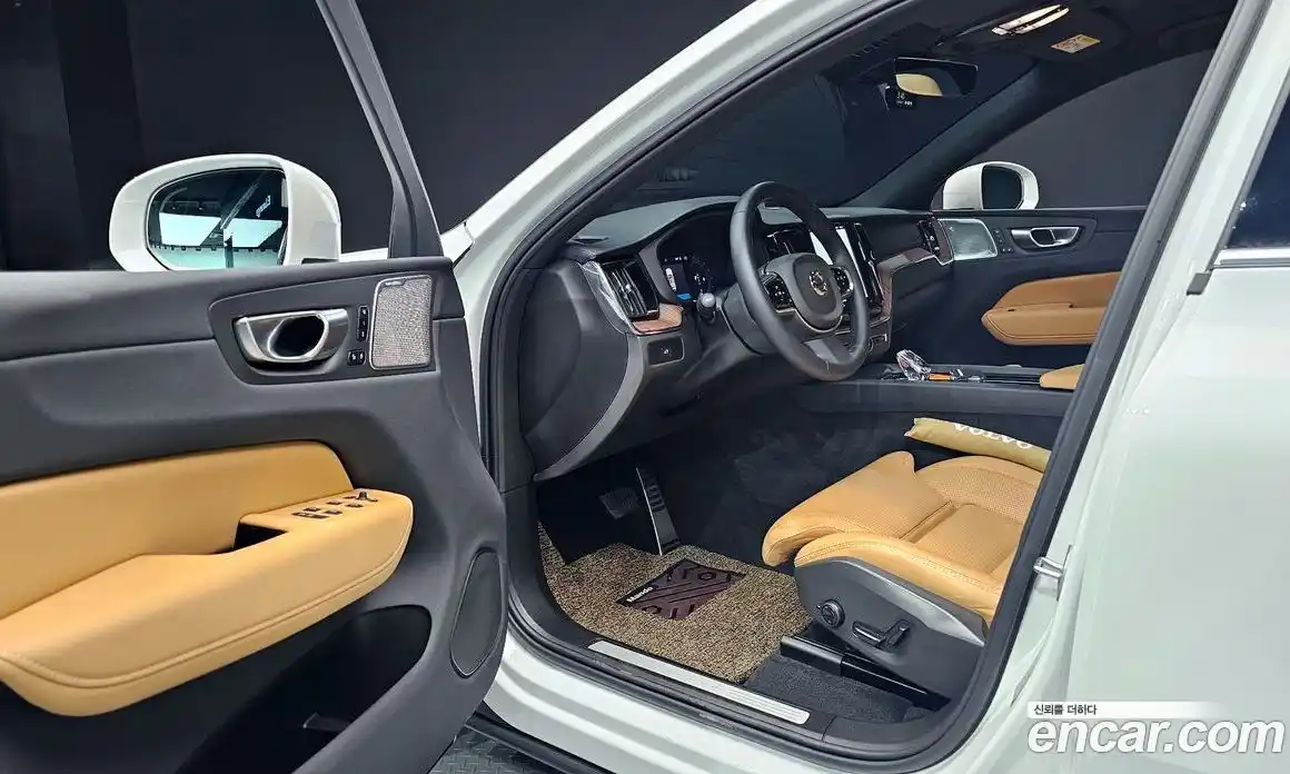 Volvo XC60 2024 2.0 Автомат в Москве № 164200, фото 16