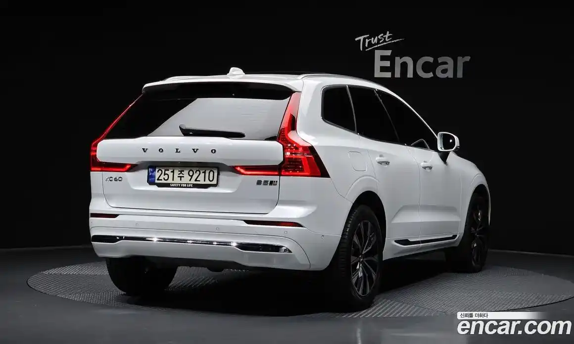 Volvo XC60 2024 2.0 Автомат в Москве № 164200, фото 17