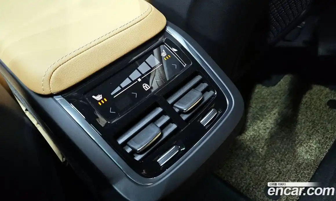 Volvo XC60 2024 2.0 Автомат в Москве № 164200, фото 10