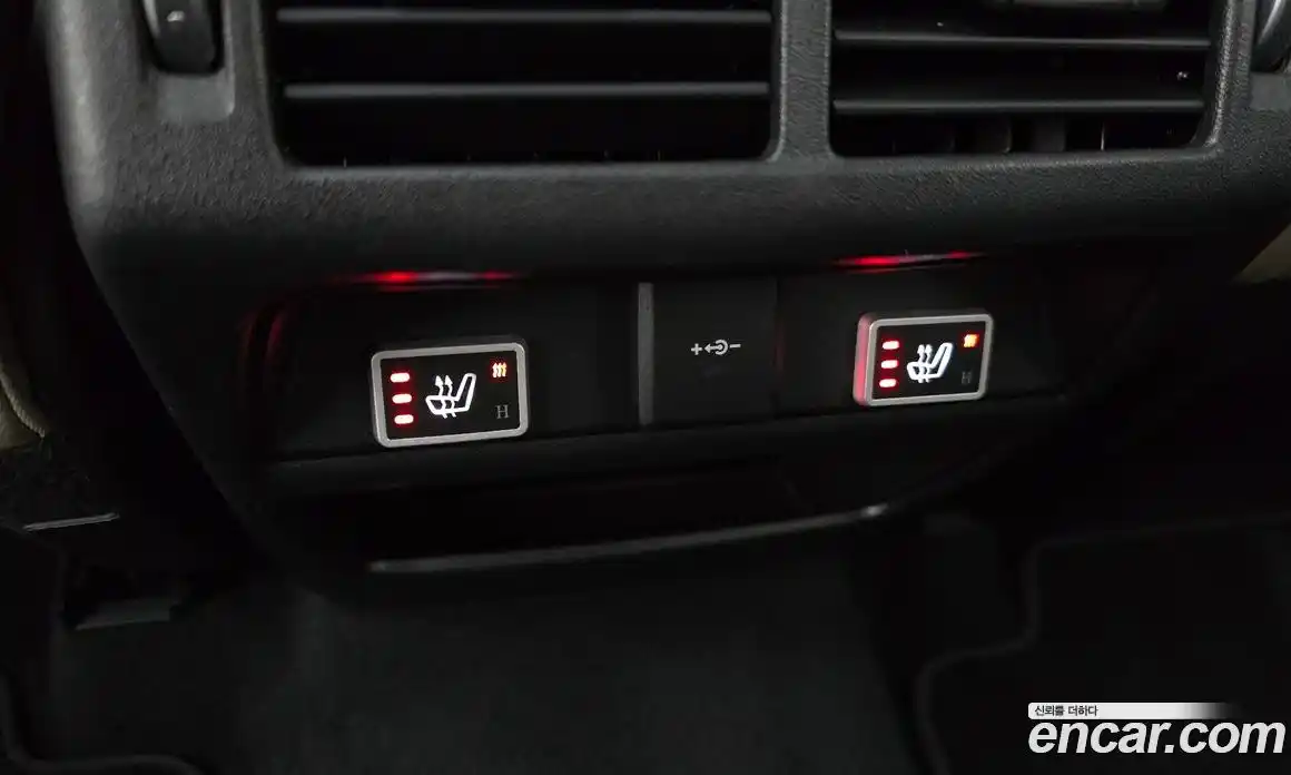 Land Rover Discovery Sport 2022 2.0 Автомат в Москве № 166107, фото 16