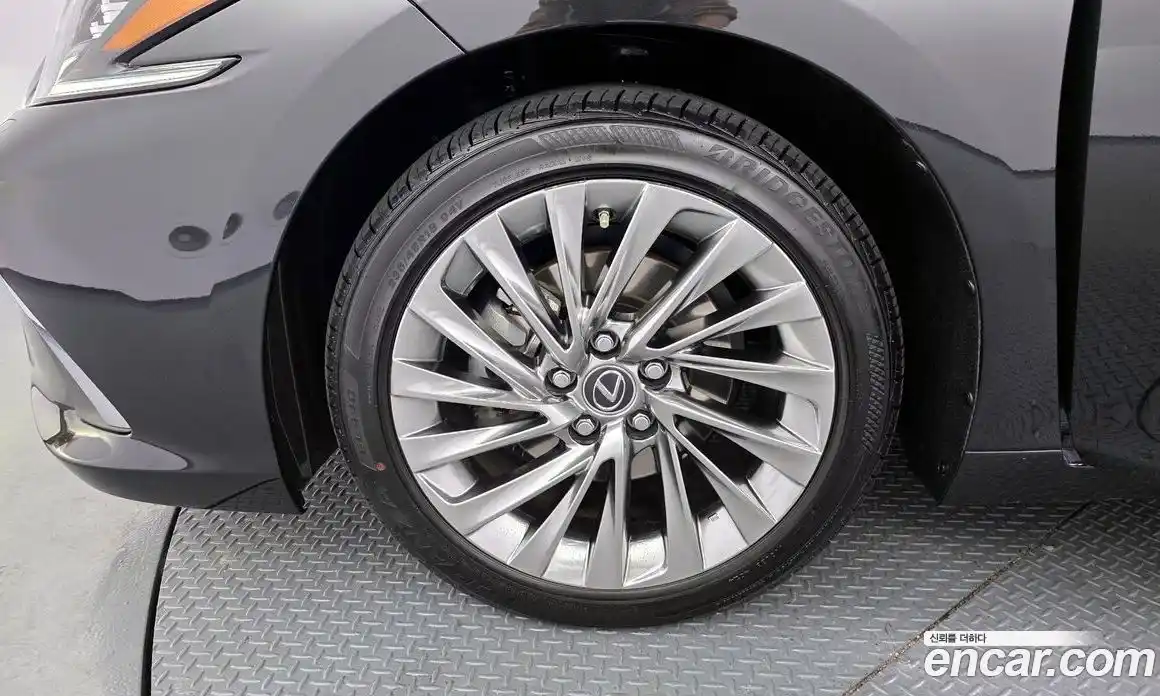 Lexus ES 2025 2.5 Автомат в Москве № 168049, фото 18