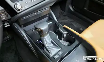 Lexus ES 2025 2.5 Автомат в Москве № 168049, миниатюра 2