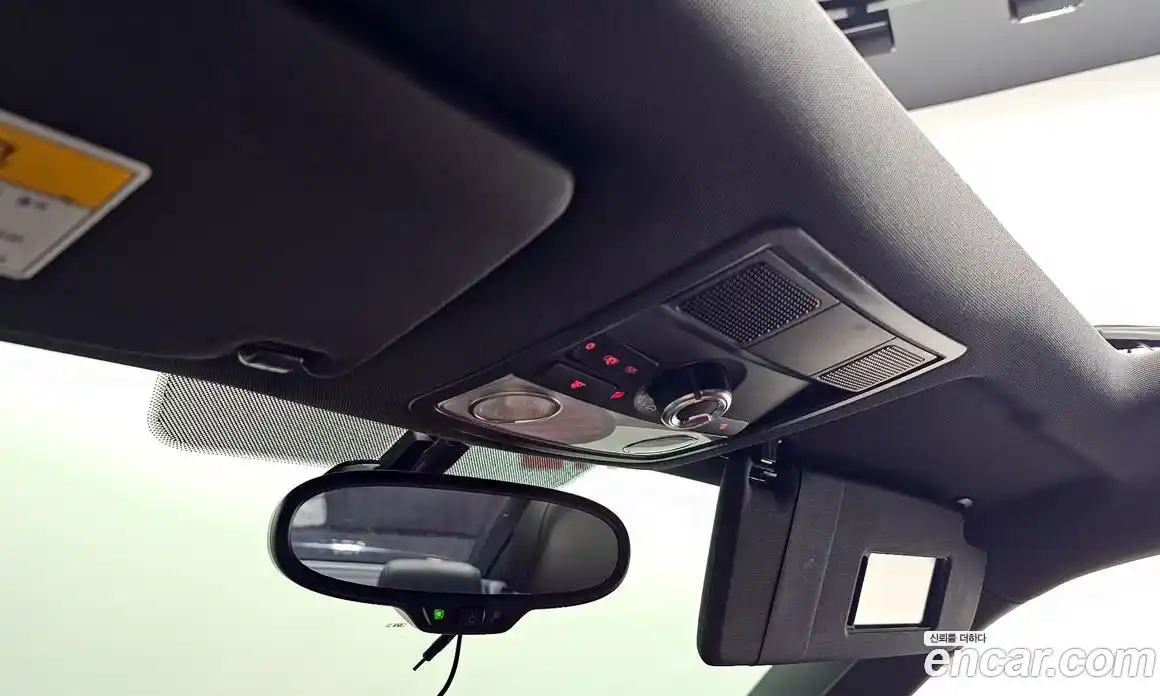 Volkswagen Beatle 2013 2.0 Автомат в Москве № 168789, фото 12