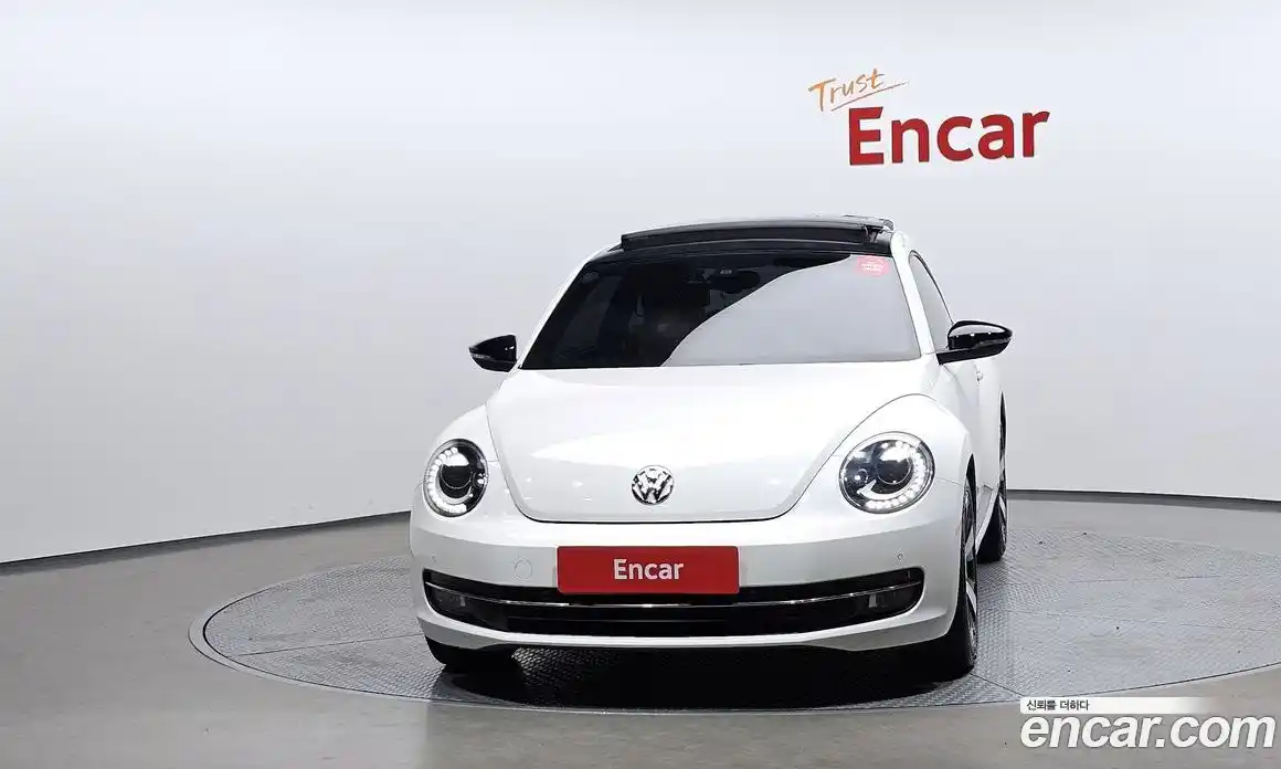 Volkswagen Beatle 2013 2.0 Автомат в Москве № 168789, фото 15