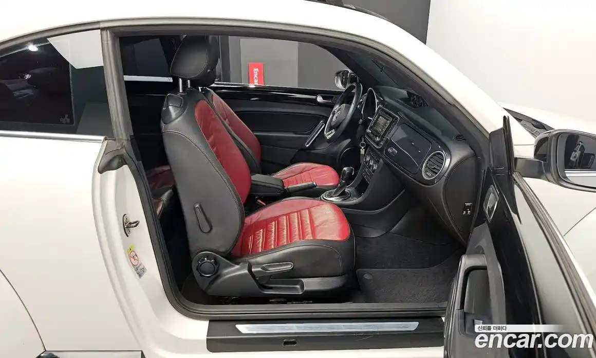 Volkswagen Beatle 2013 2.0 Автомат в Москве № 168789, фото 4