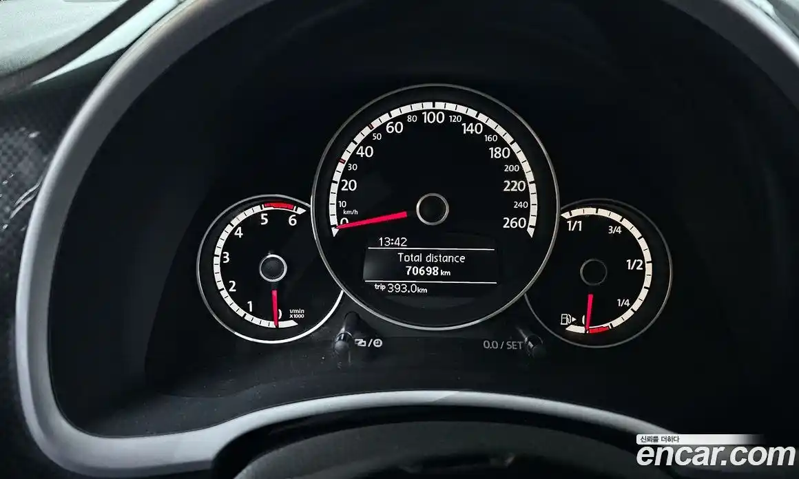 Volkswagen Beatle 2013 2.0 Автомат в Москве № 168789, фото 6