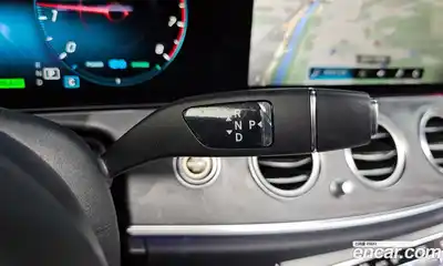 Mercedes-Benz E-Class 2023 2.0 Автомат в Москве № 175478, миниатюра 2