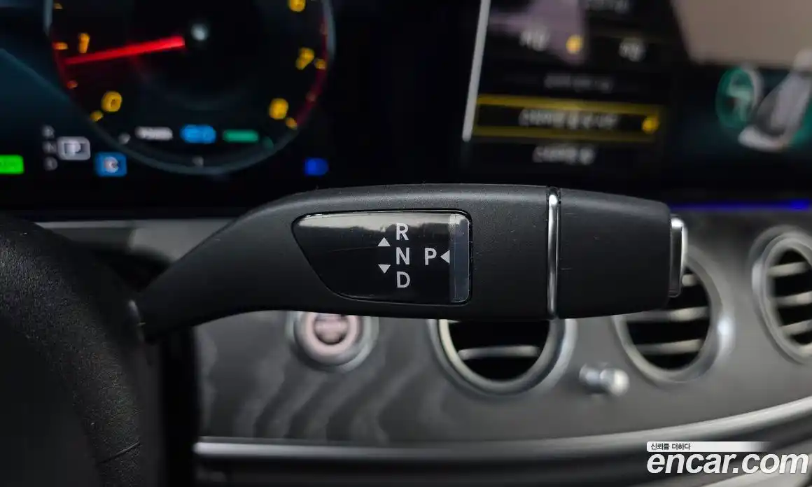 Mercedes-Benz E-Class 2023 2.0 Автомат в Москве № 176119, фото 17