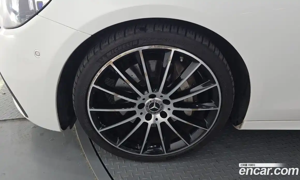 Mercedes-Benz E-Class 2023 2.0 Автомат в Москве № 176119, фото 3