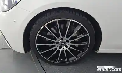 Mercedes-Benz E-Class 2023 2.0 Автомат в Москве № 176119, миниатюра 3