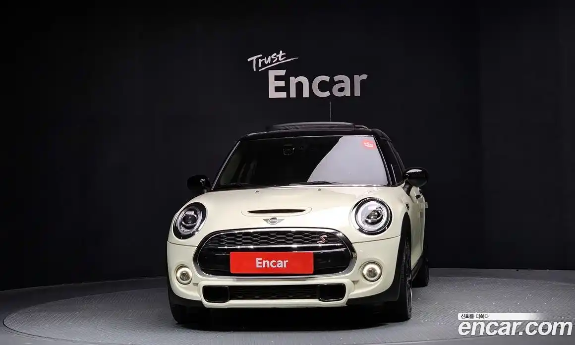 Mini Cooper 2020 2.0 Автомат в Москве № 180574, фото 16