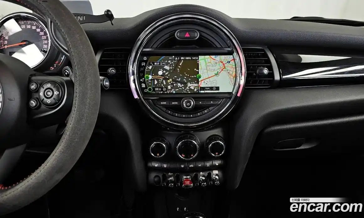 Mini Cooper 2020 2.0 Автомат в Москве № 180574, фото 17