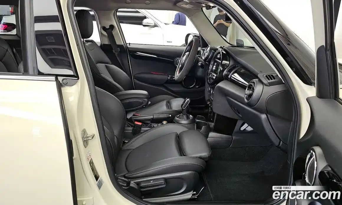 Mini Cooper 2020 2.0 Автомат в Москве № 180574, фото 7