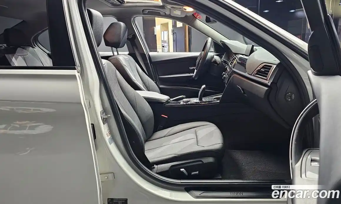 BMW 3-Series 2018 2.0 Автомат в Москве № 192755, фото 3