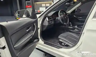 BMW 3-Series 2018 2.0 Автомат в Москве № 192755, миниатюра 9