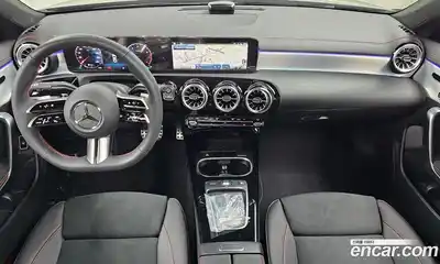 Mercedes-Benz CLA-Class 2025 2.0 Автомат в Москве № 193603, миниатюра 3