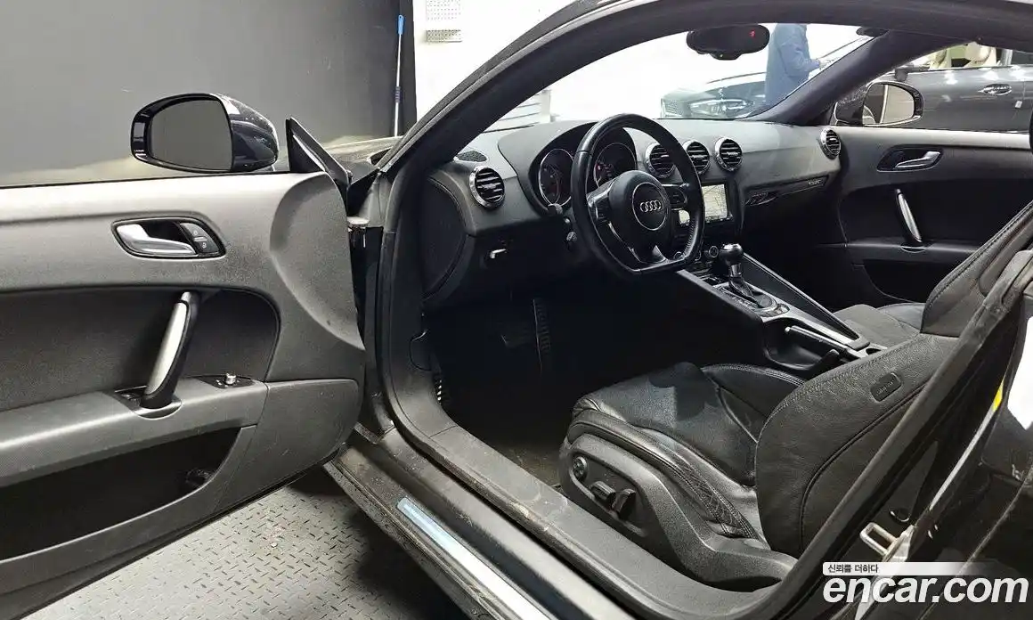 Audi TT 2013 2.0 Автомат в Москве № 196692, фото 8