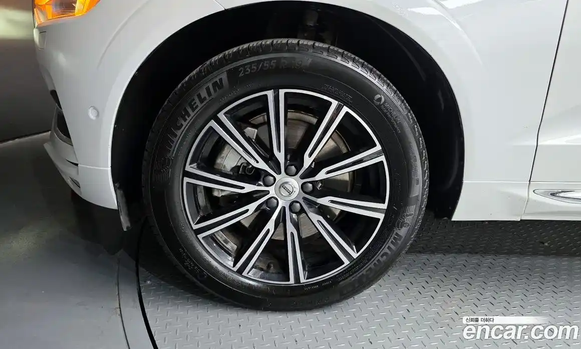 Volvo XC60 2020 2.0 Автомат в Москве № 196966, фото 13