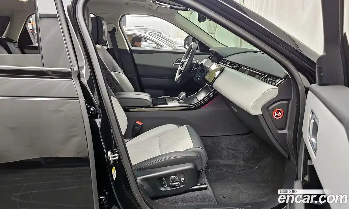 Land Rover Range-Rover Velar 2025 3.0 Автомат в Москве № 198101, фото 17