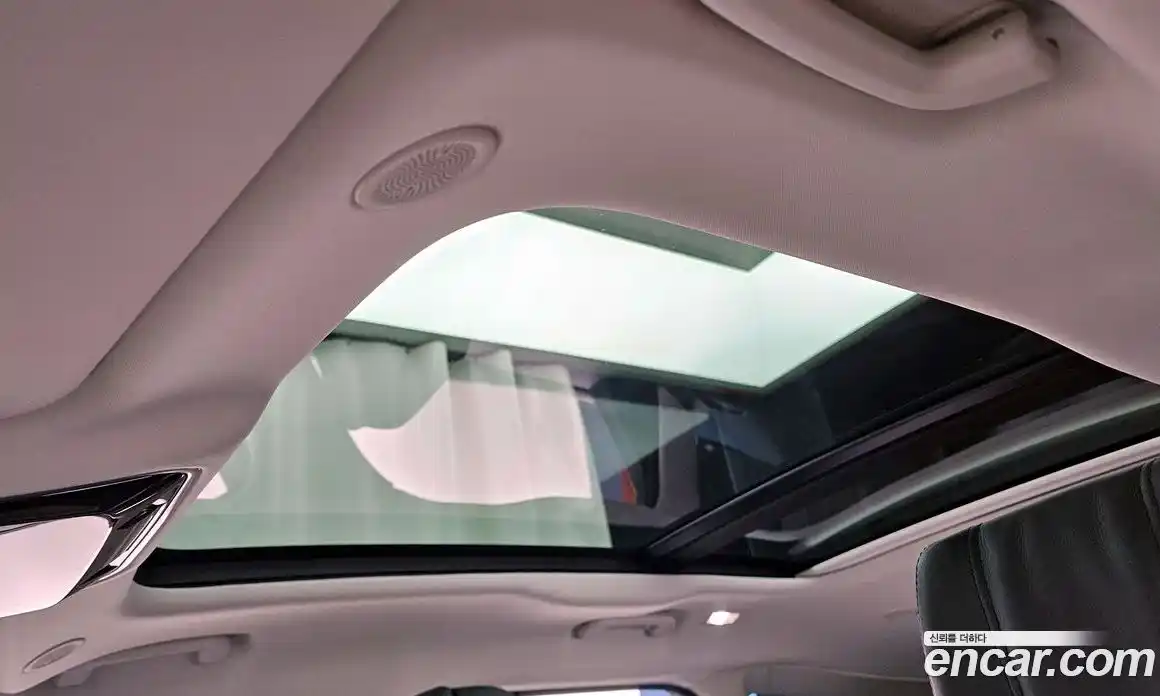 Land Rover Range-Rover Velar 2025 3.0 Автомат в Москве № 198101, фото 18