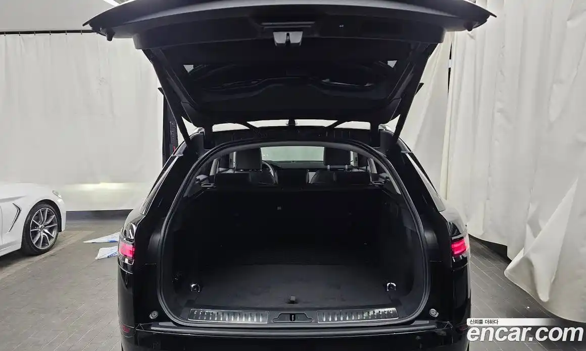 Land Rover Range-Rover Velar 2025 3.0 Автомат в Москве № 198101, фото 4