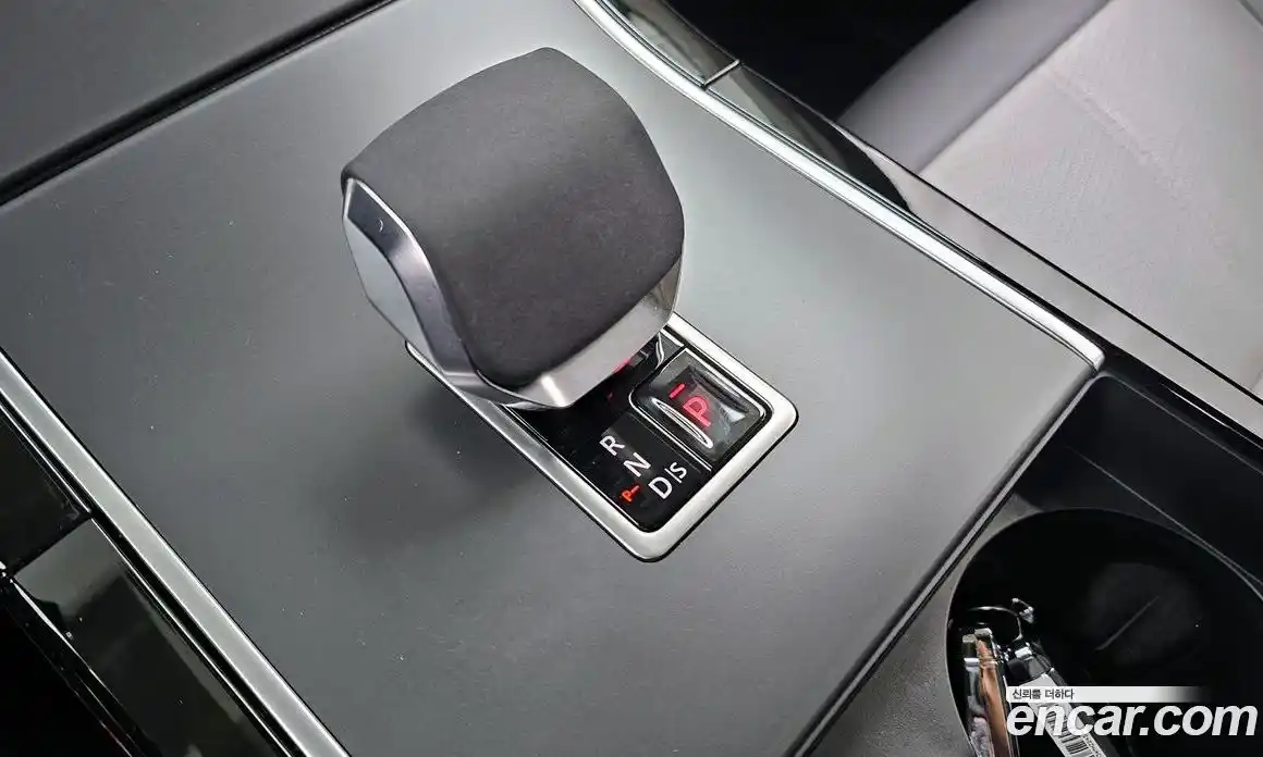 Land Rover Range-Rover Velar 2025 3.0 Автомат в Москве № 198101, фото 5