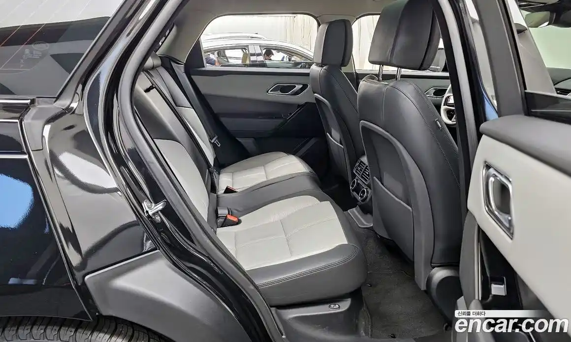 Land Rover Range-Rover Velar 2025 3.0 Автомат в Москве № 198101, фото 6