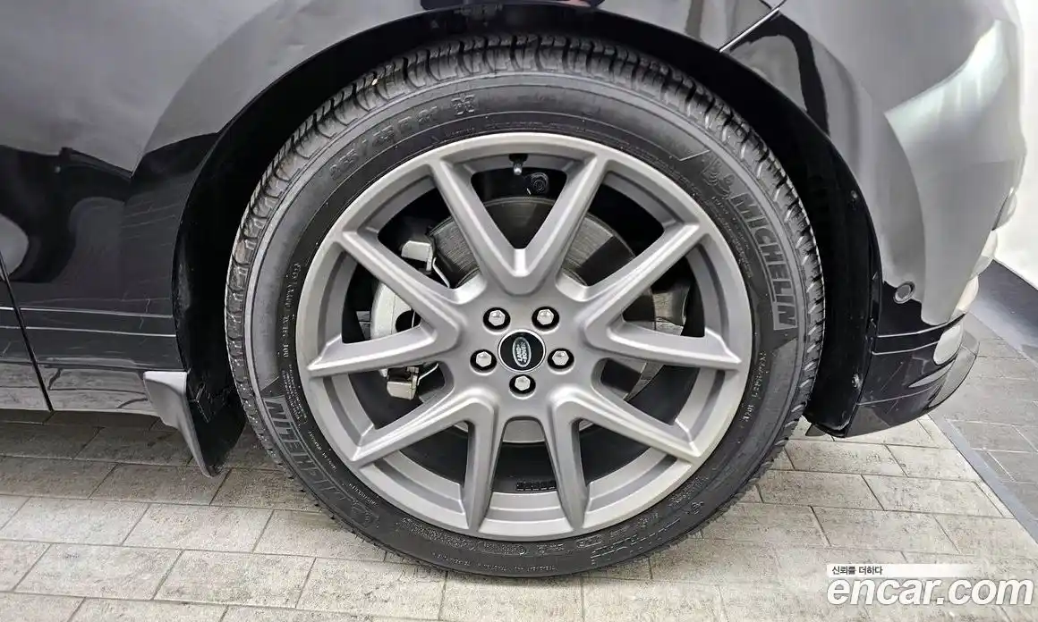 Land Rover Range-Rover Velar 2025 3.0 Автомат в Москве № 198101, фото 7