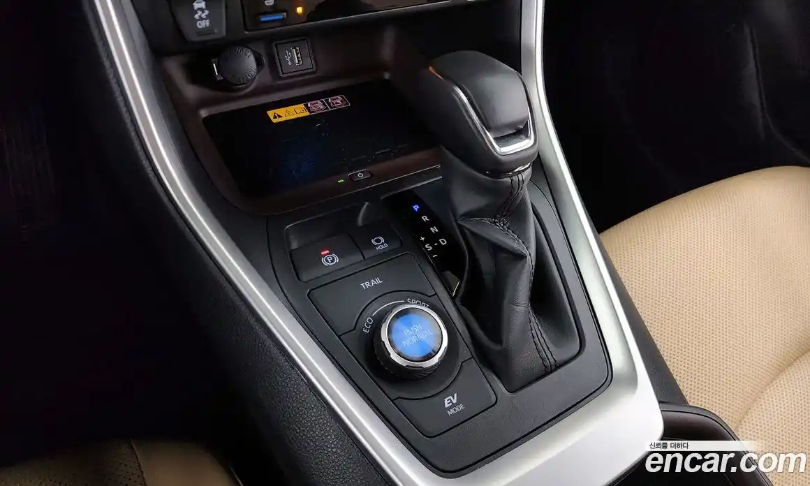 Toyota RAV4 2025 2.5 Автомат в Москве № 199548, фото 19