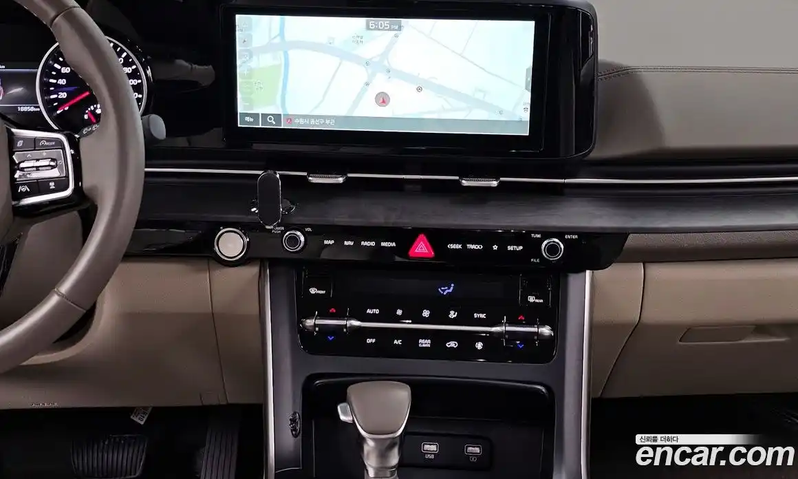 Kia Canival 2023 3.5 Автомат в Москве № 20271, фото 17