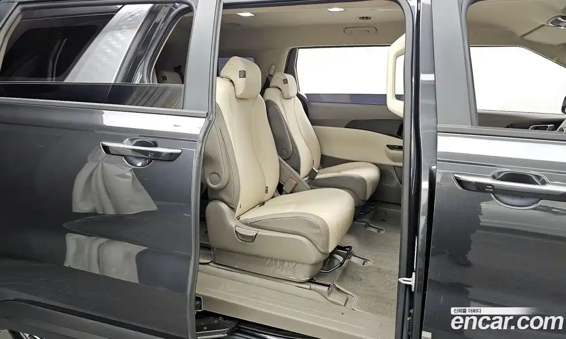 Kia Canival 2023 3.5 Автомат в Москве № 20271, фото 3