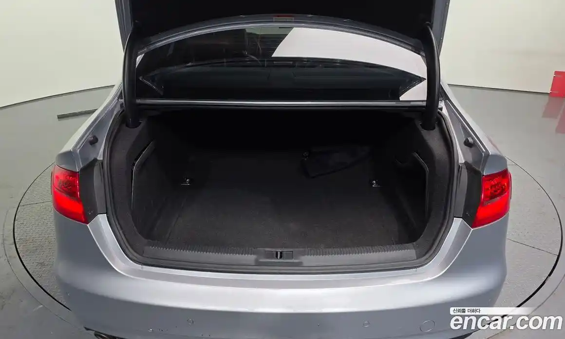 Audi A4 2015 2.0 Автомат в Москве № 212672, фото 13