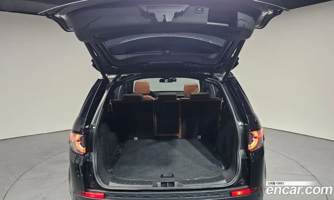 Land Rover Discovery Sport 2017 2.0 Автомат в Москве № 213572, фото 12