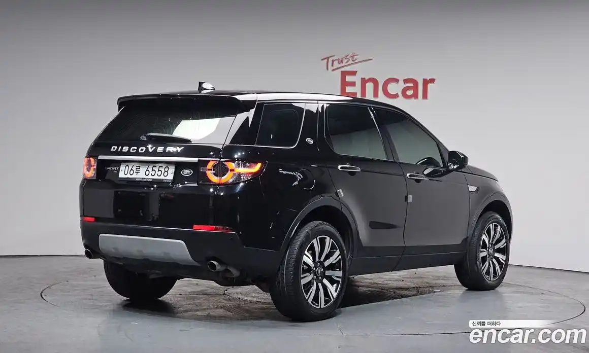 Land Rover Discovery Sport 2017 2.0 Автомат в Москве № 213572, фото 16