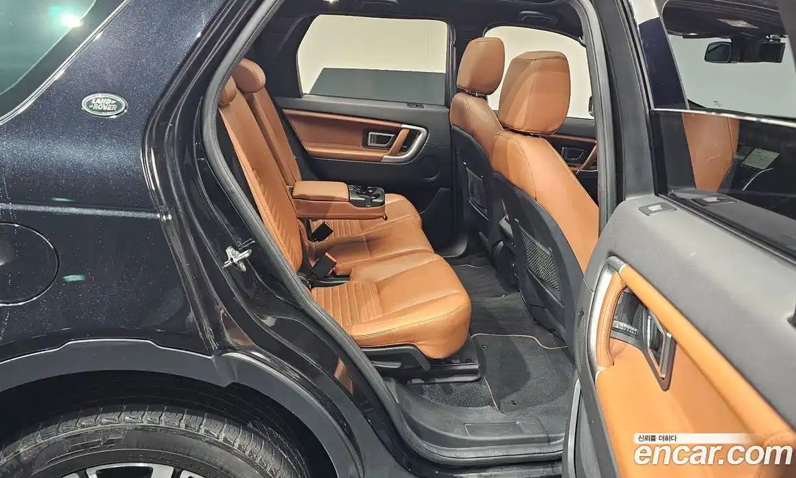 Land Rover Discovery Sport 2017 2.0 Автомат в Москве № 213572, фото 17