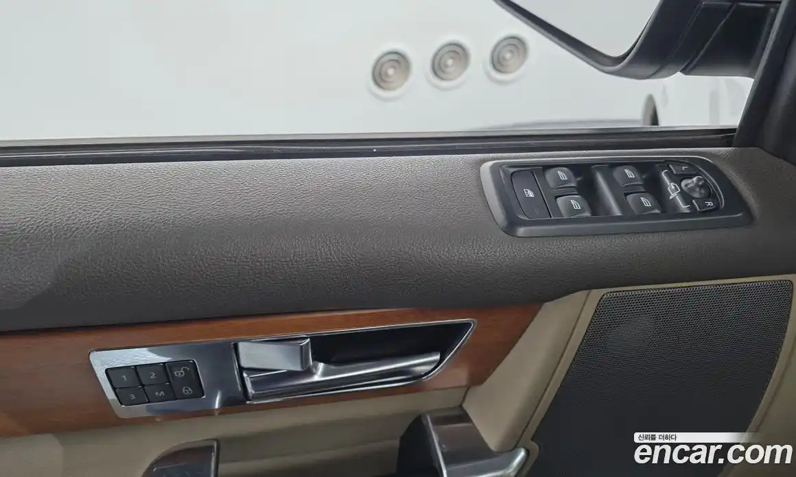 Land Rover Discovery 2013 3.0 Автомат в Москве № 213824, фото 13