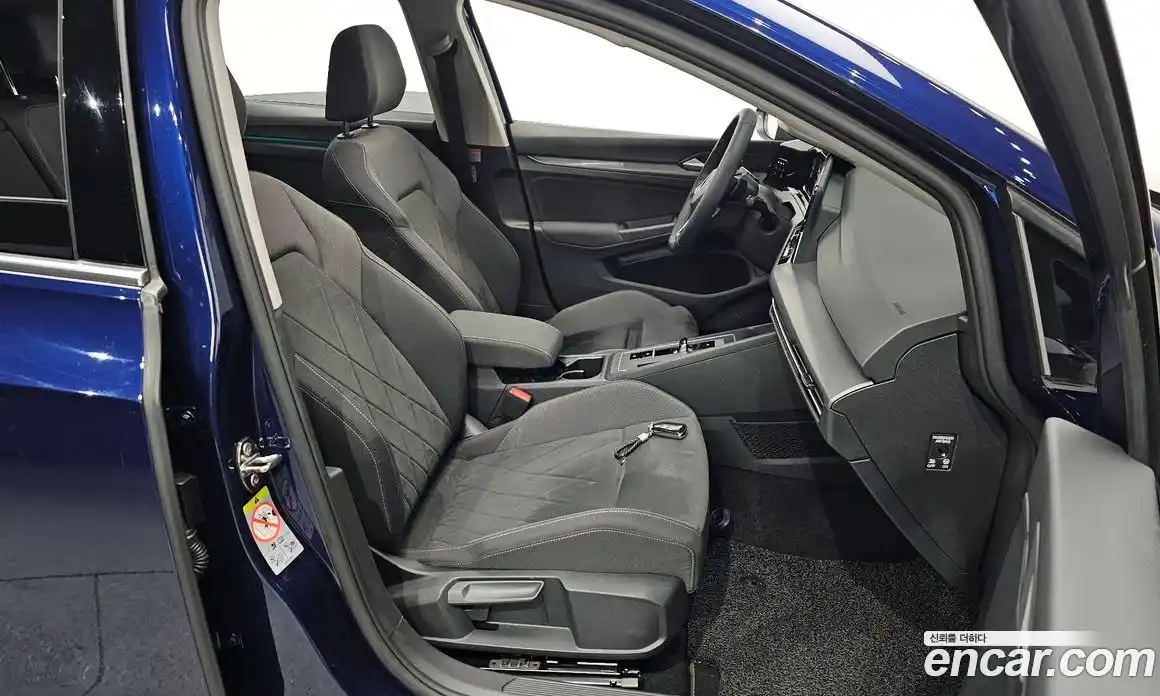 Volkswagen Golf 2022 2.0 Автомат в Москве № 215017, фото 18