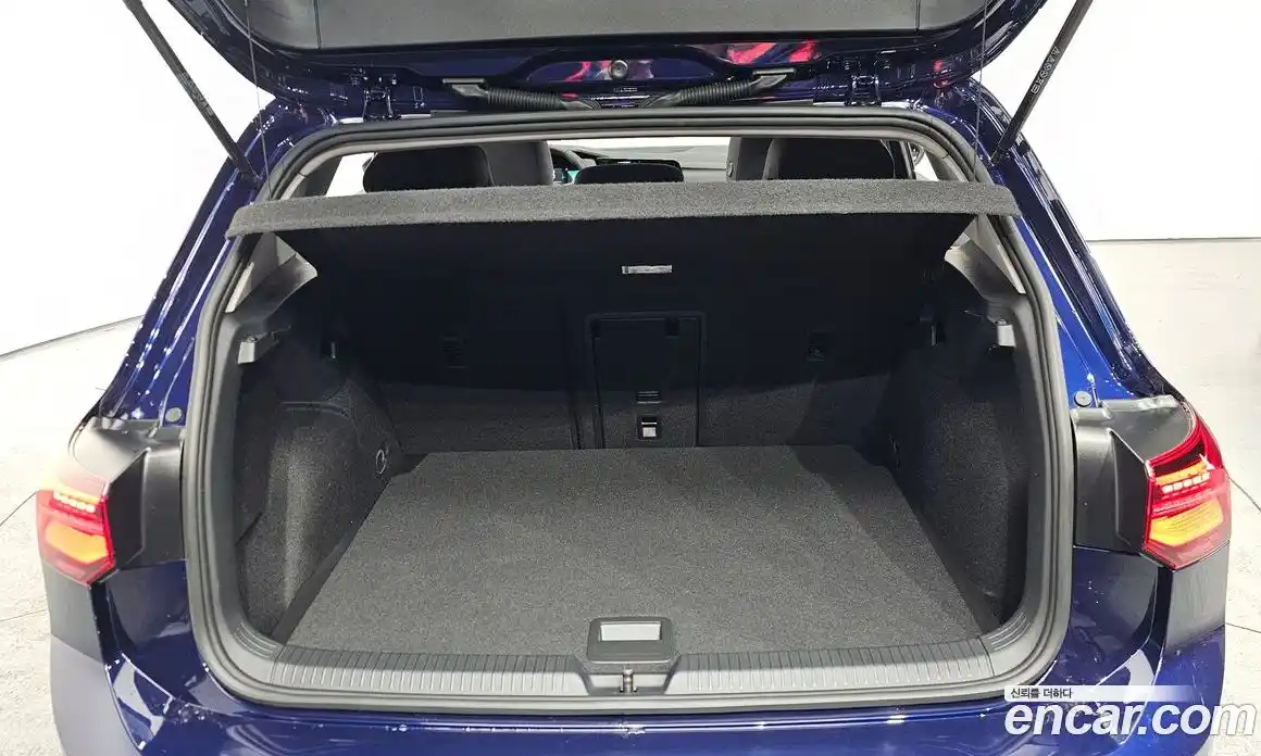 Volkswagen Golf 2022 2.0 Автомат в Москве № 215017, фото 3