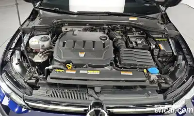 Volkswagen Golf 2022 2.0 Автомат в Москве № 215017, миниатюра 4