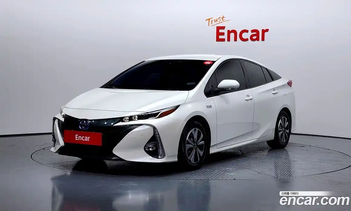 Toyota Prius 2017 1.8 Автомат в Москве № 215521, фото 15