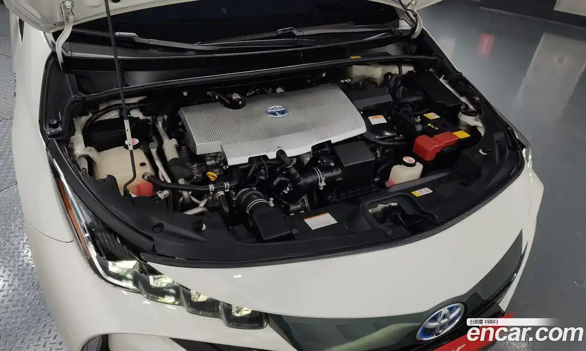 Toyota Prius 2017 1.8 Автомат в Москве № 215521, фото 3